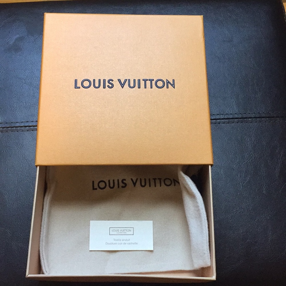 Louis vuitton belt boxs